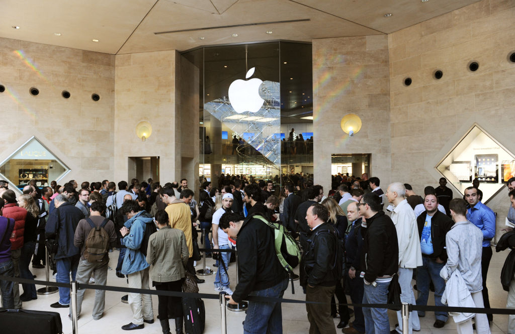 FRANCE-US-IT-COMPANY-TELECOM-INTERNET-APPLE