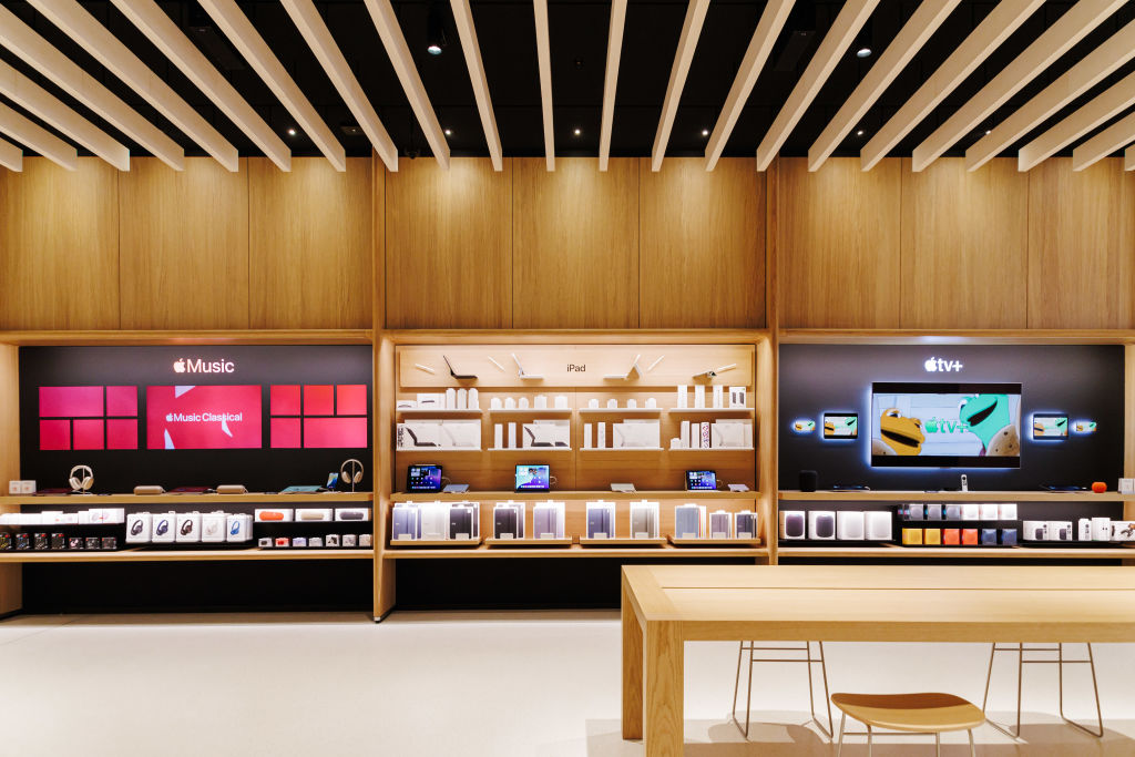 Apple Store Opens In 'la Vaguada' Shopping Mall